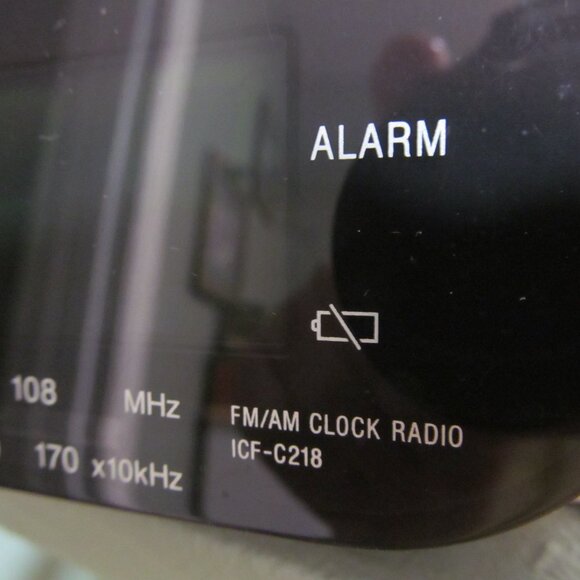 Sony ICF-C218 FM/AM Clock Radio Dream Machine w/ Auto Time Set Tested & Working - Picture 3 of 10